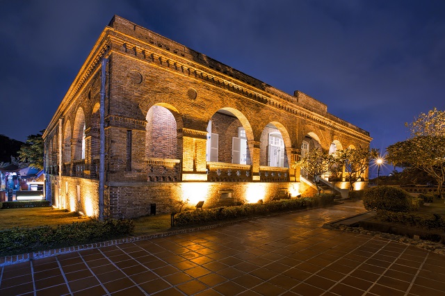 英國(guó)公司變更董事:原董事簽字的必要性探討